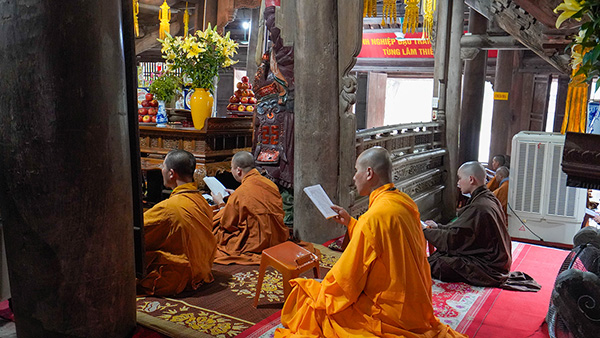 Pagode du Maitre/ Vietnam Exploration