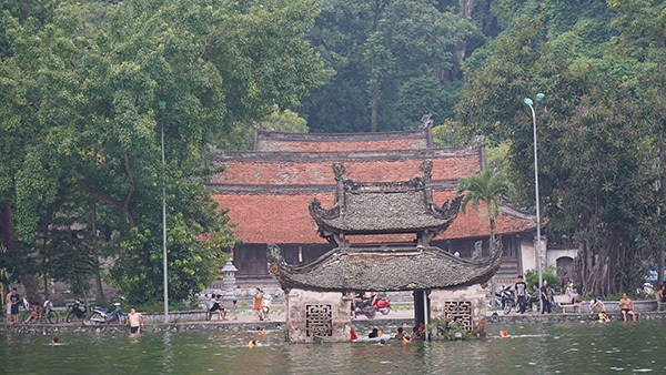 Pagode du Maitre/ Vietnam Exploration