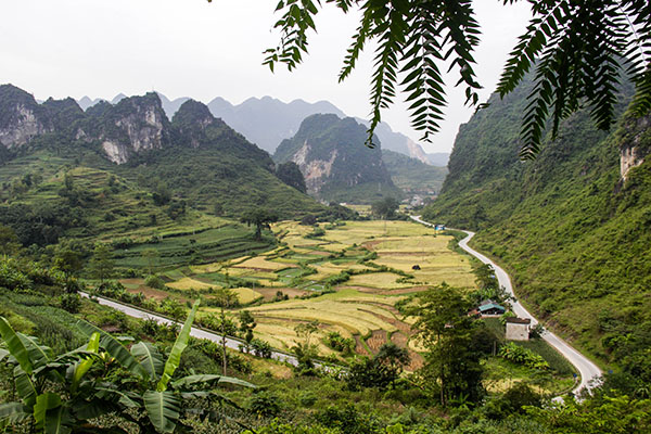 Day 2 Bac Son, Quang Uyen : 220 km