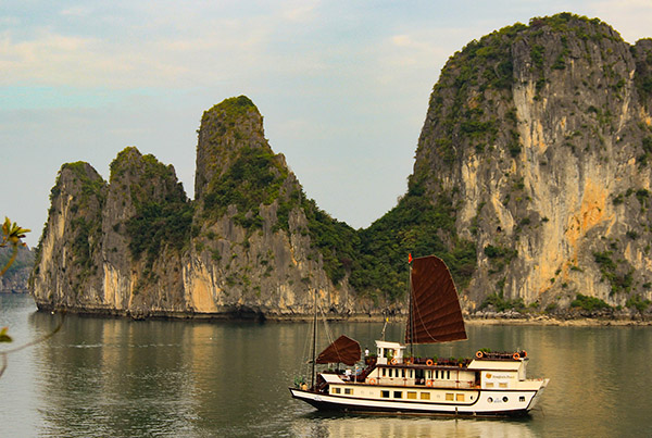 Day 3 Halong , Hanoi