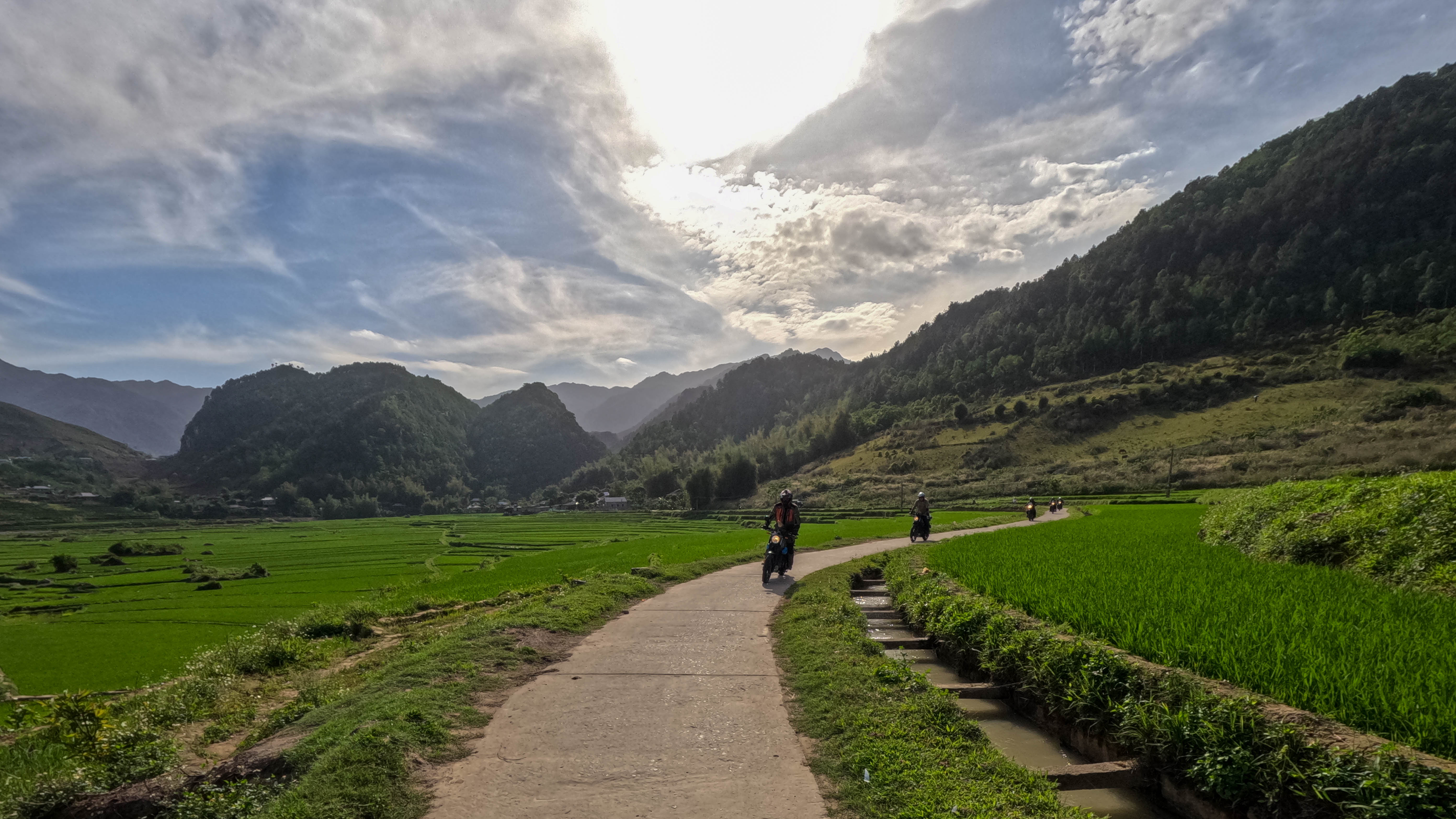 Voyage à moto dans le Nord-Ouest du Vietnam : l’aventure ultime