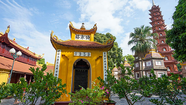 Sérénité du Voyage au Vietnam: La Pagode de Tran Quoc